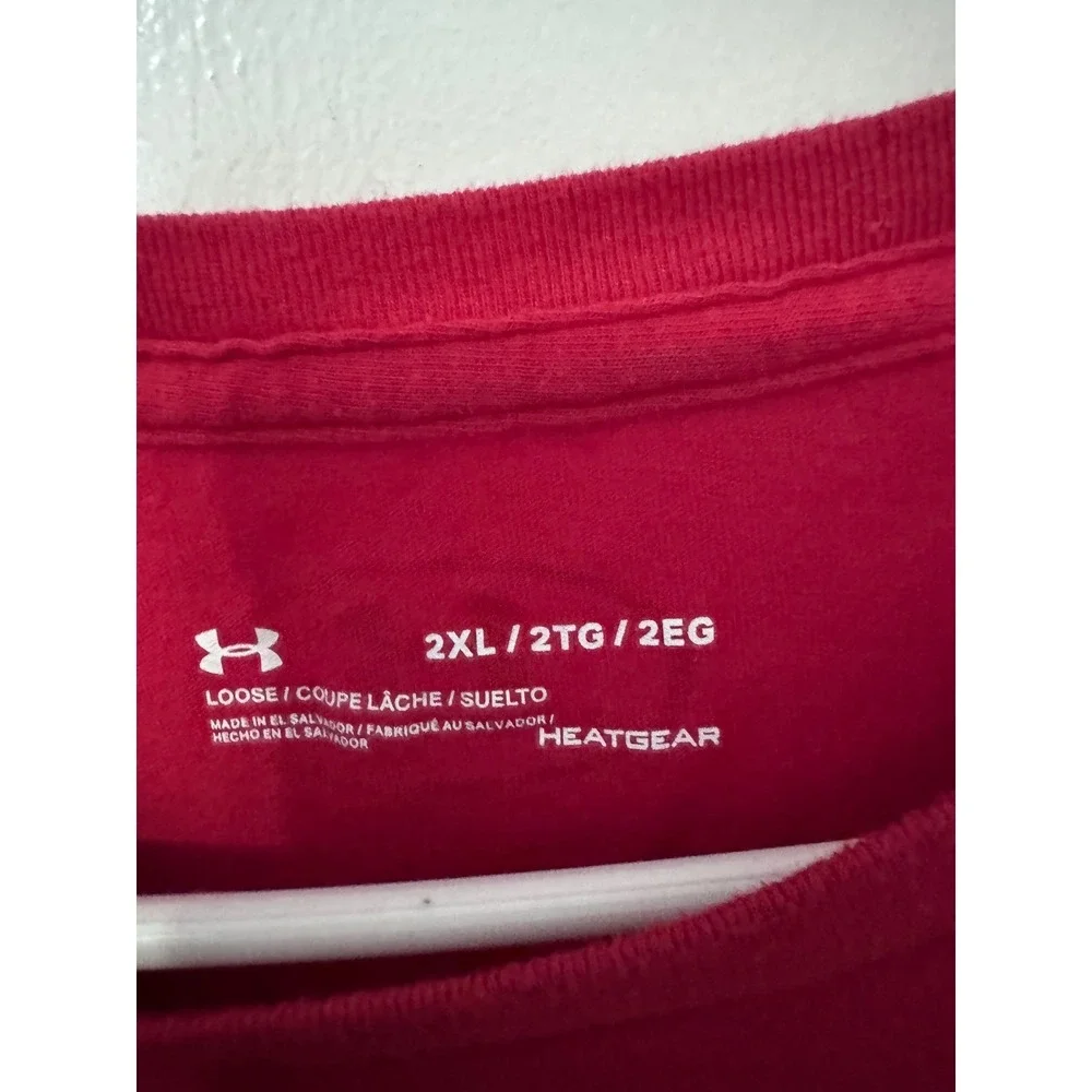 Under Armour HeatGear Red Graphic Logo T-Shirt Mens 2XL Loose Fit Short Sleeve